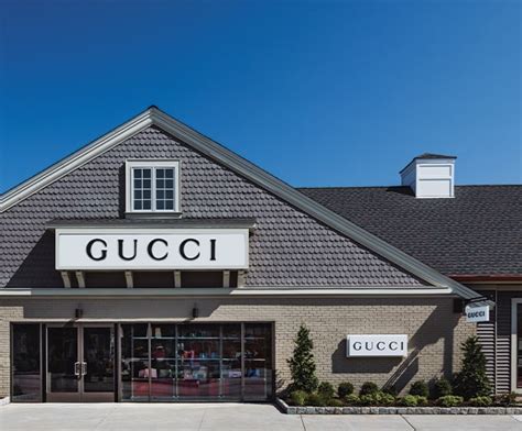 woodbury common gucci